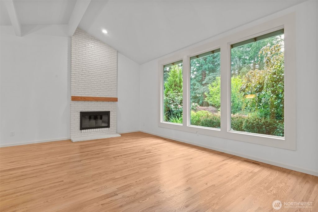 Photo of 16438 SE 22nd Street, Bellevue, WA 98008 (MLS # 2519678)