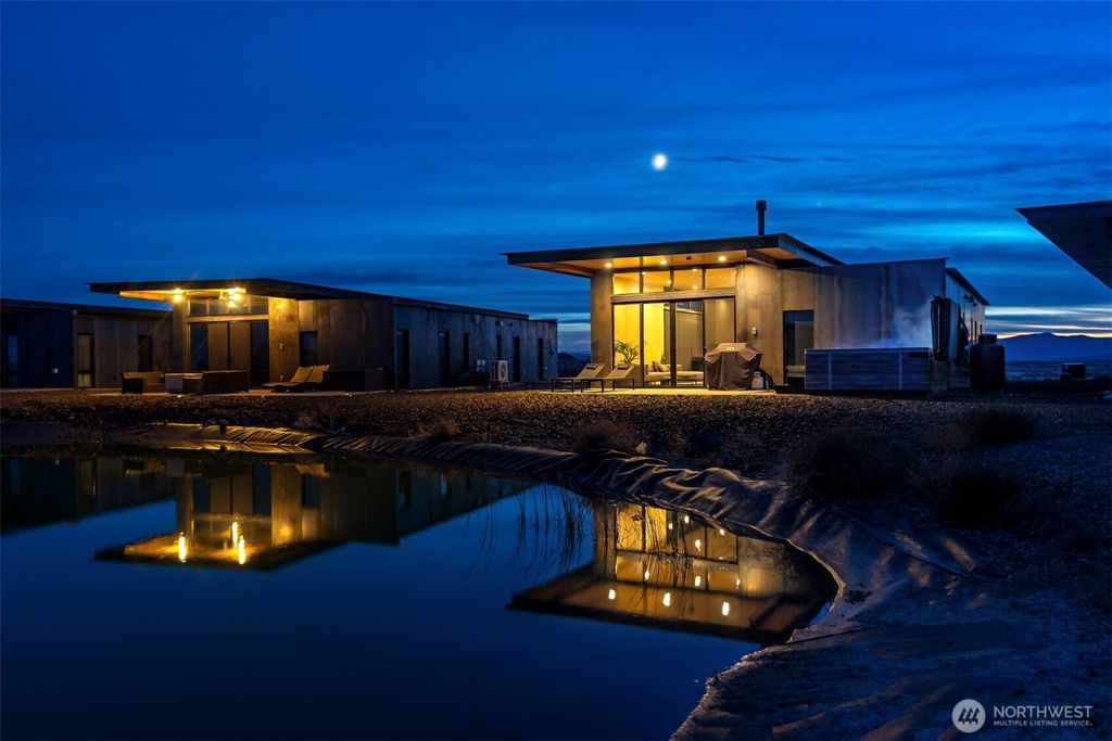 Photo of 23592 Gorge View Loop NW, Quincy, WA 98848 (MLS # 2459169)