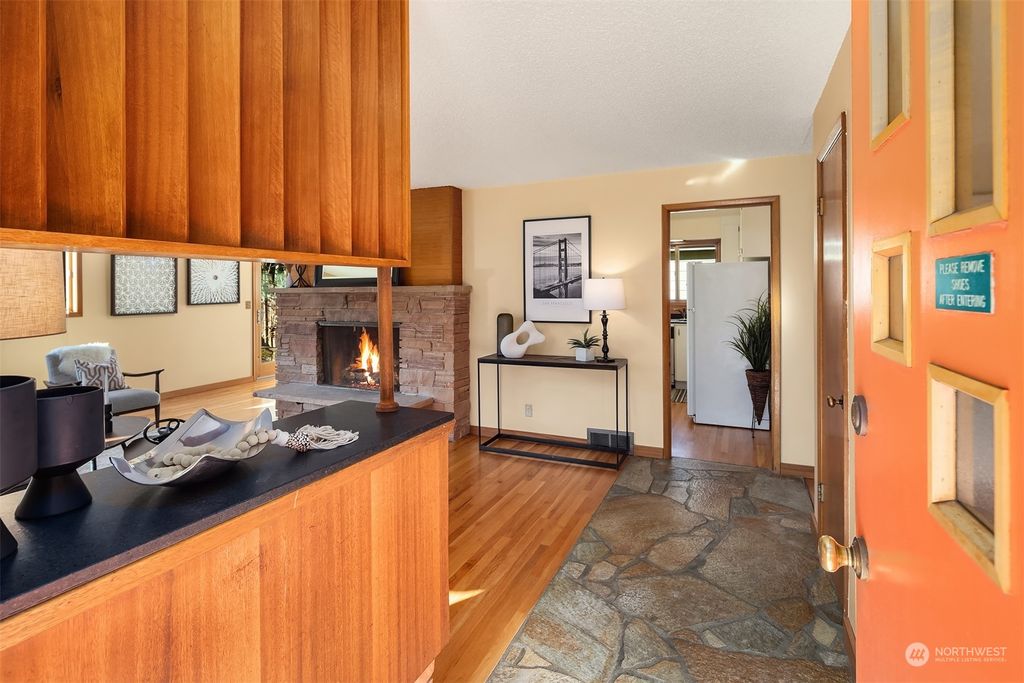 Photo of 852 NW 77th Street, Seattle, WA 98117 (MLS # 2199209)