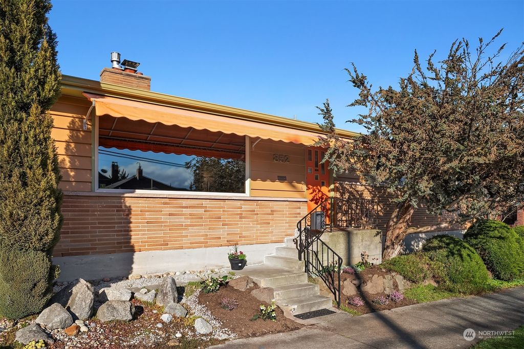 Photo of 852 NW 77th Street, Seattle, WA 98117 (MLS # 2199209)