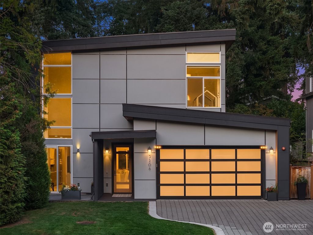 Photo of 3208 89th Place SE, Mercer Island, WA 98040 (MLS # 2430642)