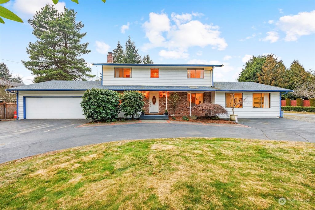 Photo of 19907 4th Avenue SW, Normandy Park, WA 98166 (MLS # 2040594)