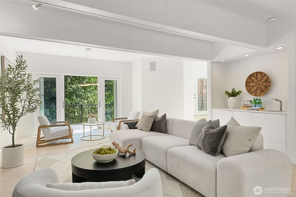 Photo of 2513 225th Place NE, Sammamish, WA 98074 (MLS # 2454811)