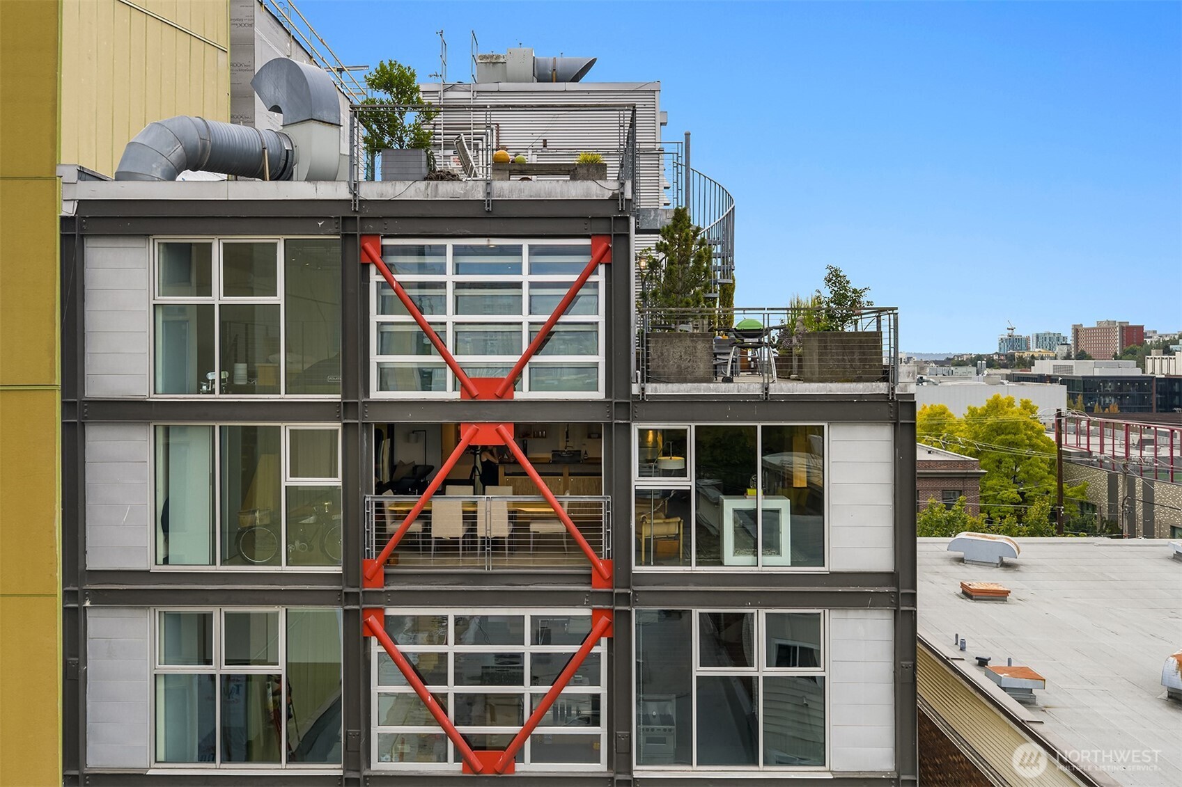 1310 E Union Street 501