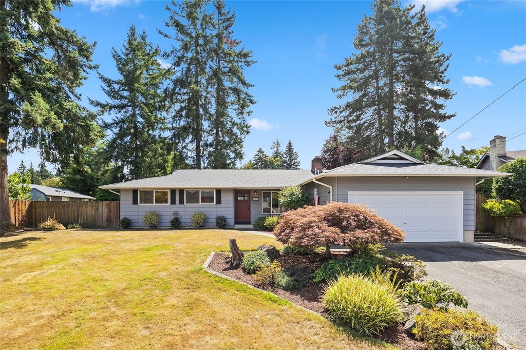 Photo of 15517 NE 55th Street, Redmond, WA 98052 (MLS # 2423937)