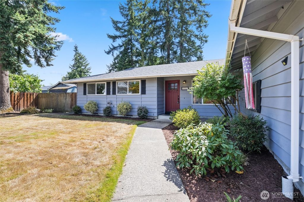 Photo of 15517 NE 55th Street, Redmond, WA 98052 (MLS # 2423937)