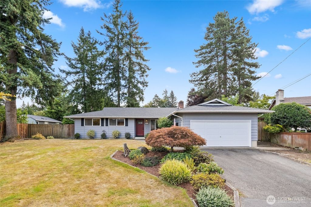 Photo of 15517 NE 55th Street, Redmond, WA 98052 (MLS # 2423937)