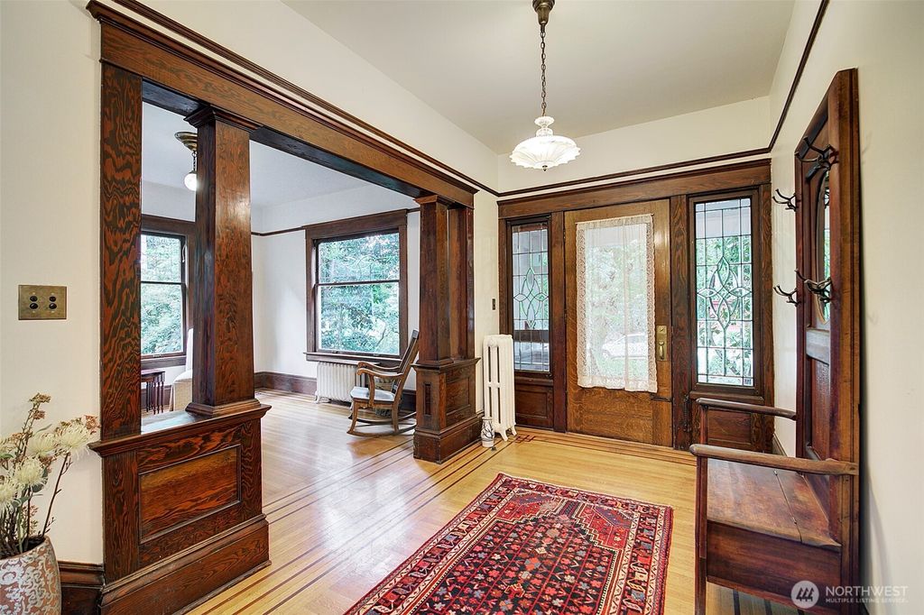 Photo of 906 E Shelby Street, Seattle, WA 98102 (MLS # 2392985)