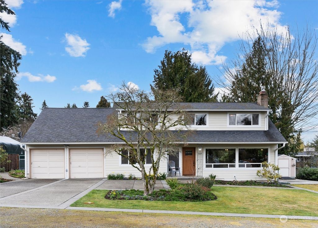 Photo of 15619 63rd Avenue NE, Kenmore, WA 98028 (MLS # 2045313)
