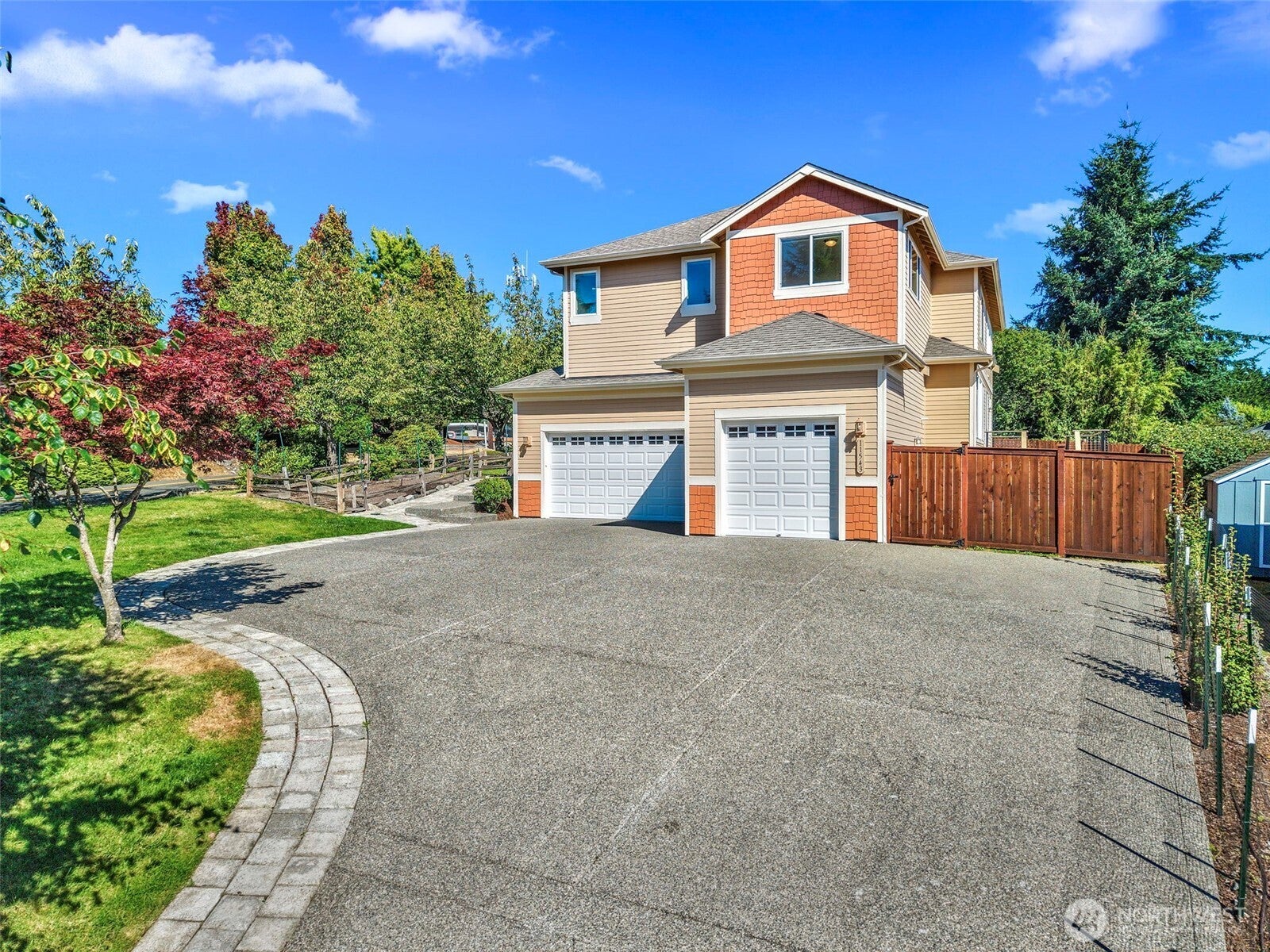 11543 NE Skyward Loop