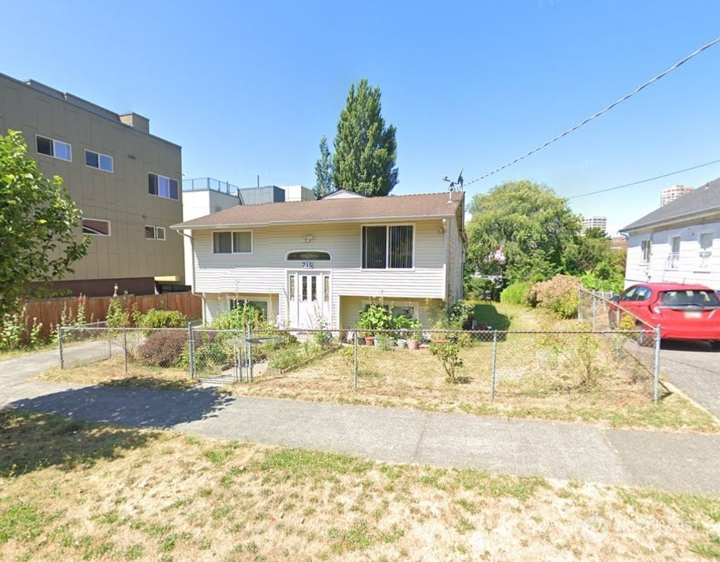Photo of 715 15th Avenue, Seattle, WA 98122 (MLS # 2300652)