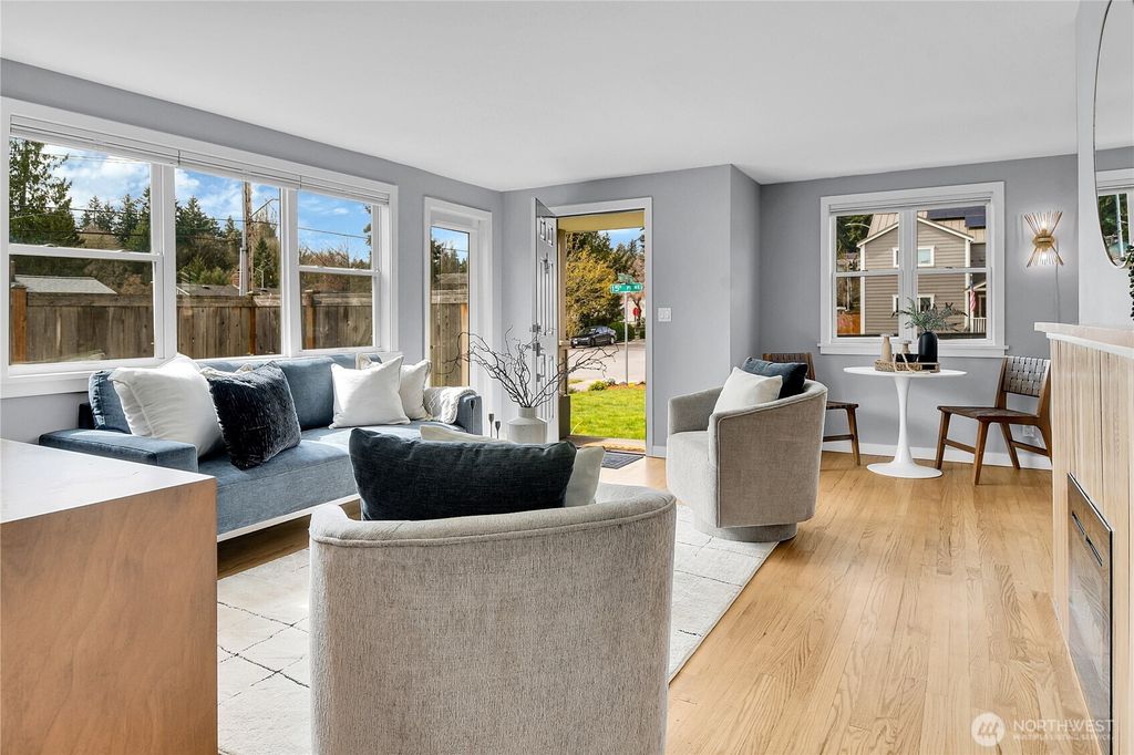 Photo of 13504 15th Place NE, Seattle, WA 98125 (MLS # 2499422)