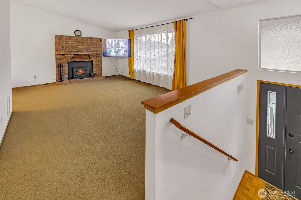 Photo of 14516 2nd Avenue E, Tacoma, WA 98445 (MLS # 2480721)