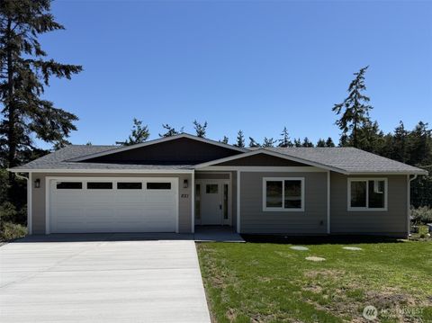 Photo of 621 La Fiesta Street, Coupeville, WA 98239 (MLS # 2525989)