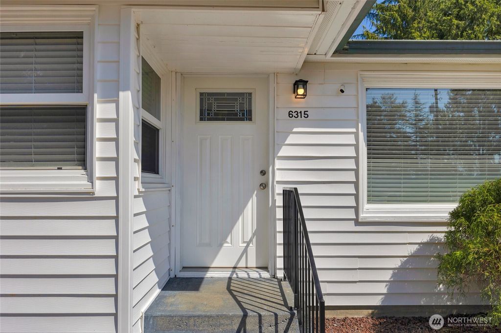 Photo of 6315 W Beech Street, Everett, WA 98203 (MLS # 2421161)