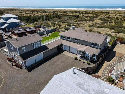 Photo of 935 S Sand Dune Avenue SW, Ocean Shores, WA 98569 (MLS # 2564045)