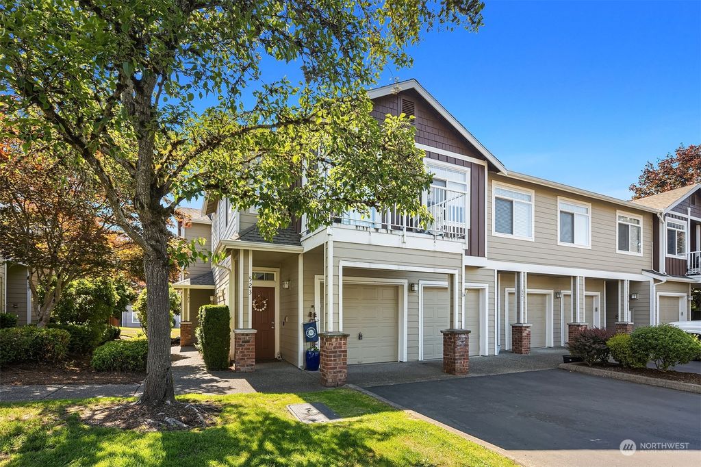 Photo of 525 241st Lane SE #W1, Sammamish, WA 98074 (MLS # 2133245)