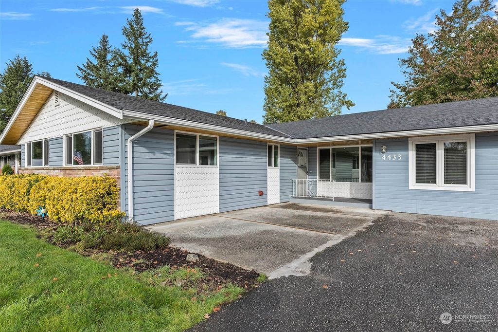 Photo of 4433 131st Place NE, Marysville, WA 98271 (MLS # 2176746)