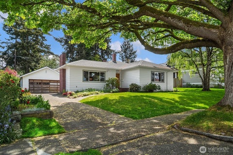 Photo of 1707 8th Street, Anacortes, WA 98221 (MLS # 2512606)