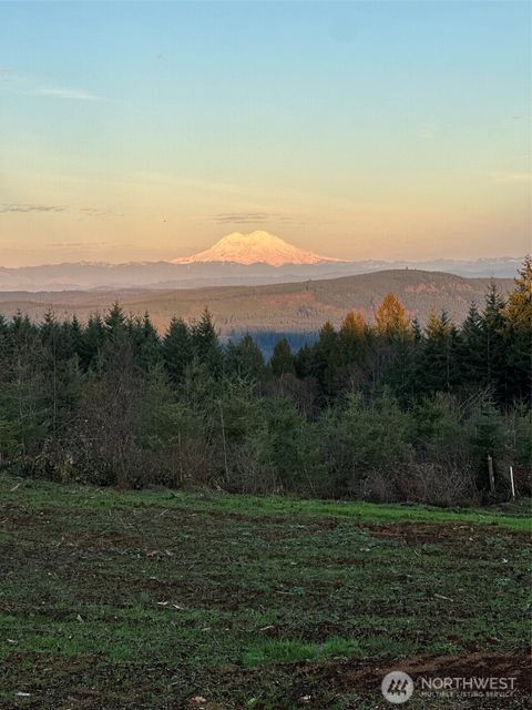 212 Suncrest Drive Castle Rock WA 98611