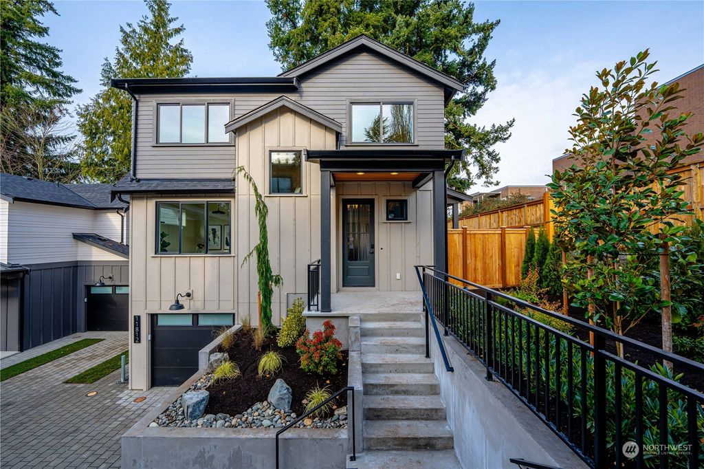 Photo of 11812 NE 75th Lane, Kirkland, WA 98033 (MLS # 2183397)