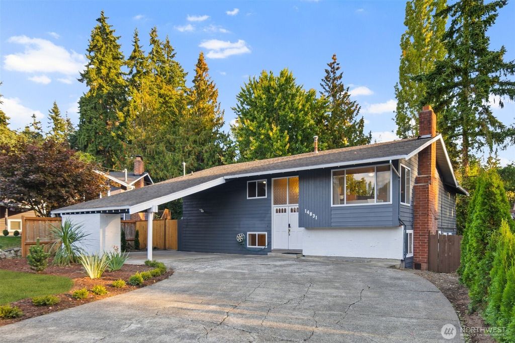 Photo of 14831 NE 14th Street, Bellevue, WA 98007 (MLS # 2437934)
