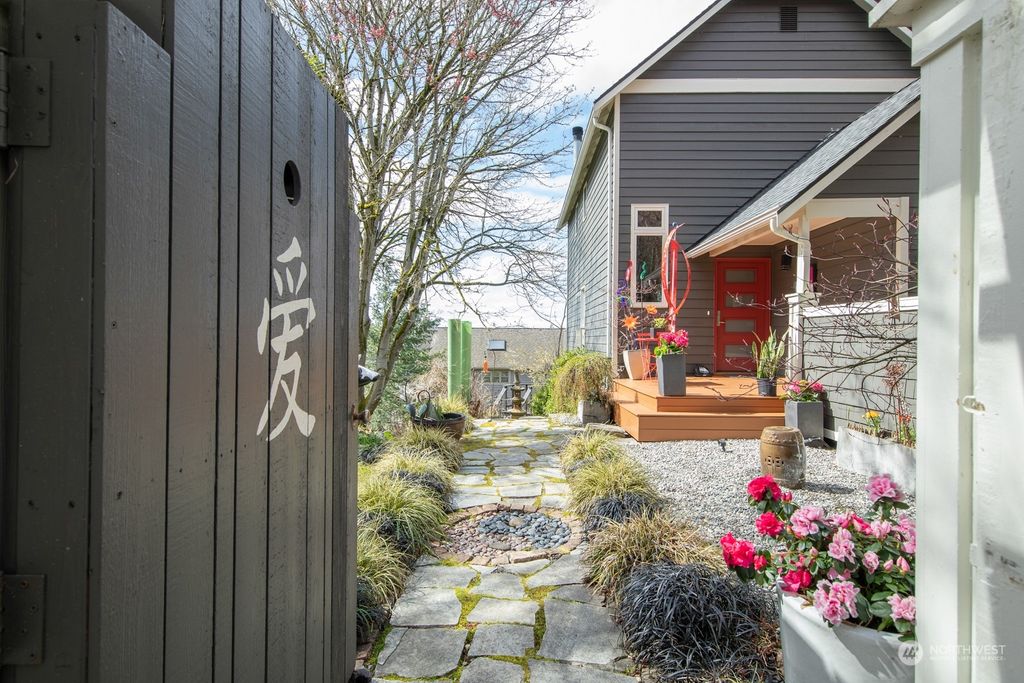 Photo of 831 Yakima Avenue S, Seattle, WA 98144 (MLS # 2054058)