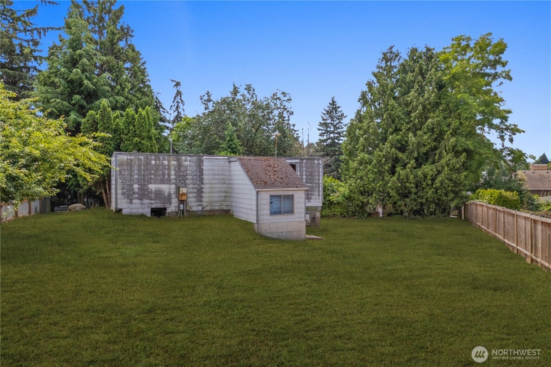 2706 S 276th Place