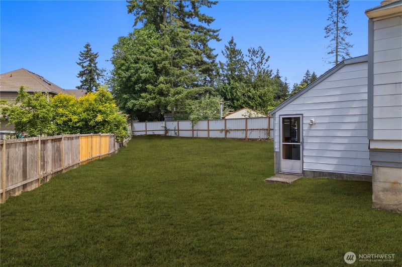 2706 S 276th Place
