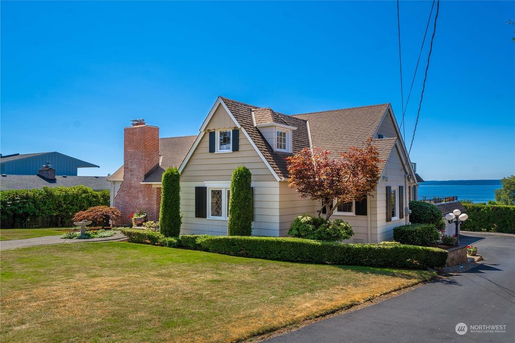 Photo of 18135 Brittany Drive SW, Normandy Park, WA 98166 (MLS # 2274554)