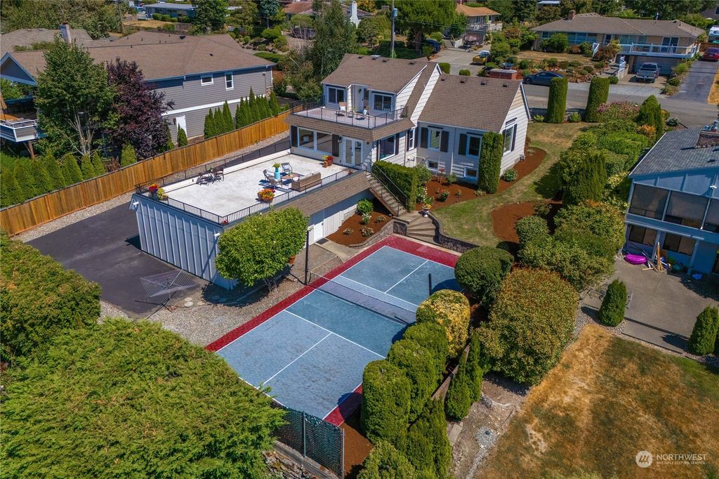 Photo of 18135 Brittany Drive SW, Normandy Park, WA 98166 (MLS # 2274554)