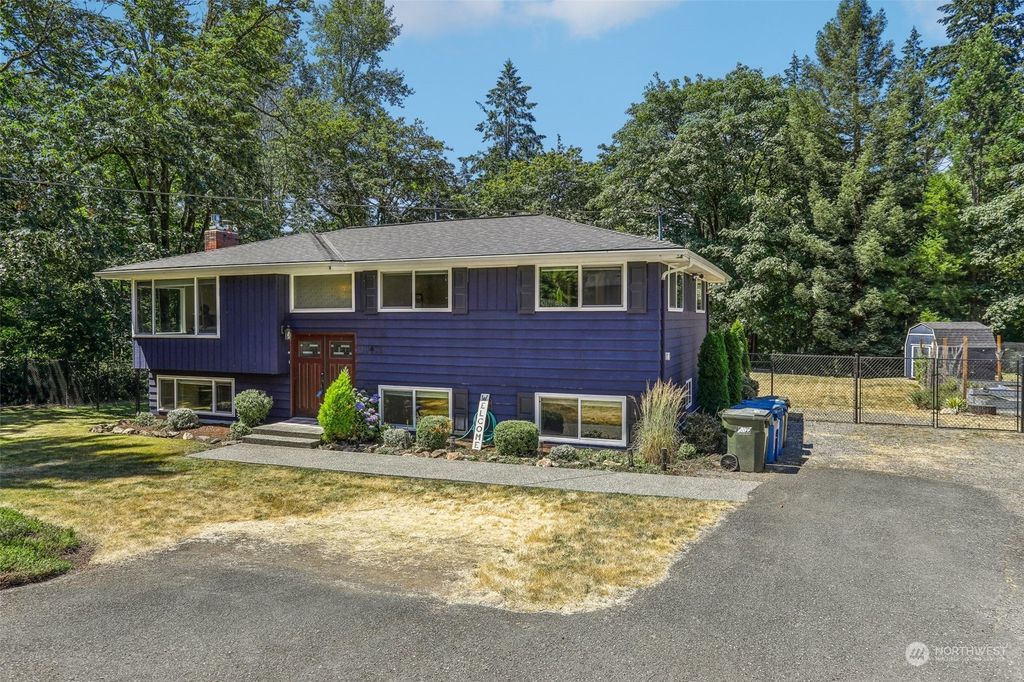 Photo of 13431 170th Avenue SE, Renton, WA 98059 (MLS # 2265334)