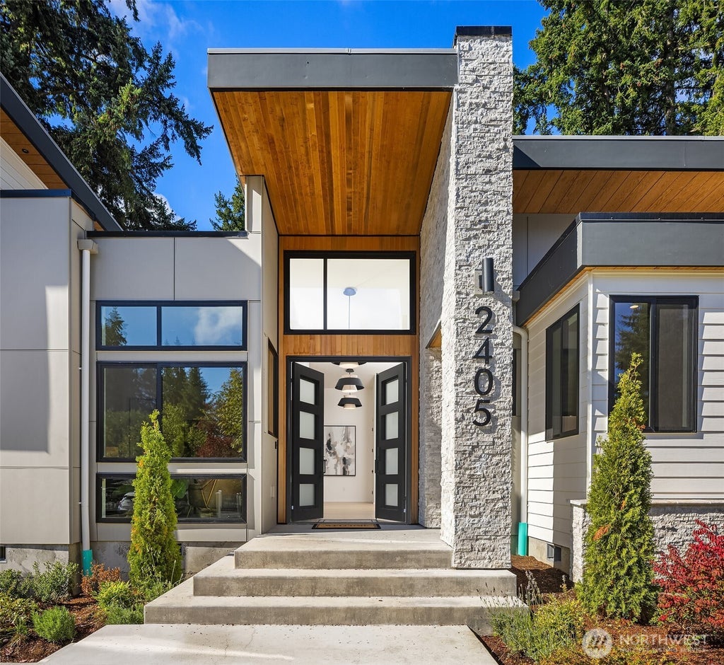 Photo of 2405 162nd Avenue NE, Bellevue, WA 98008 (MLS # 2590075)