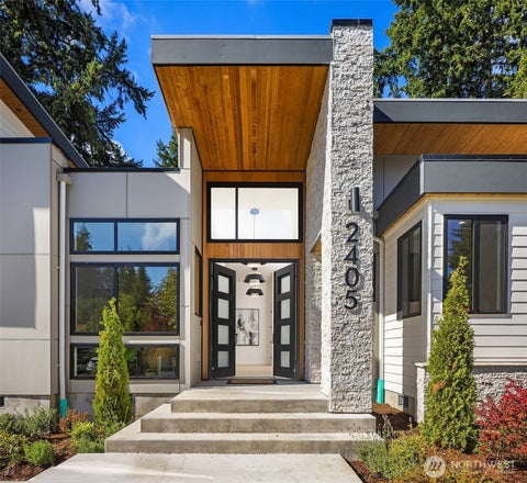 Photo of 2405 162nd Avenue NE, Bellevue, WA 98008 (MLS # 2590075)