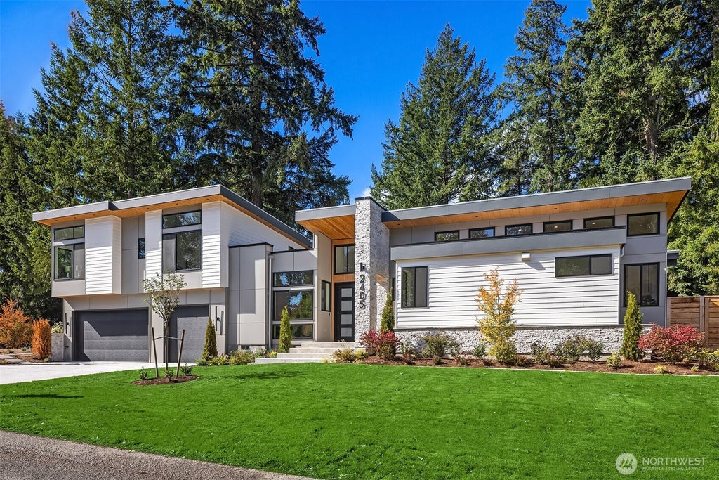 Photo of 2405 162nd Avenue NE, Bellevue, WA 98008 (MLS # 2590075)