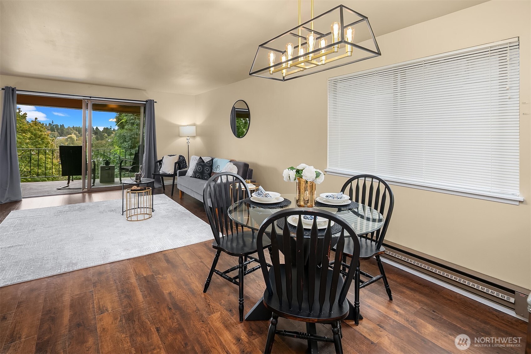 5220 21st Avenue NE 1