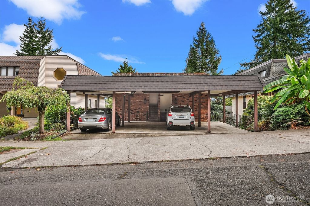 Photo of 5220 21st Avenue NE #1, Seattle, WA 98105 (MLS # 2440684)