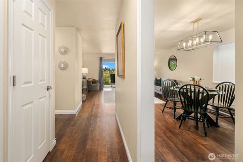 Photo of 5220 21st Avenue NE #1, Seattle, WA 98105 (MLS # 2440684)