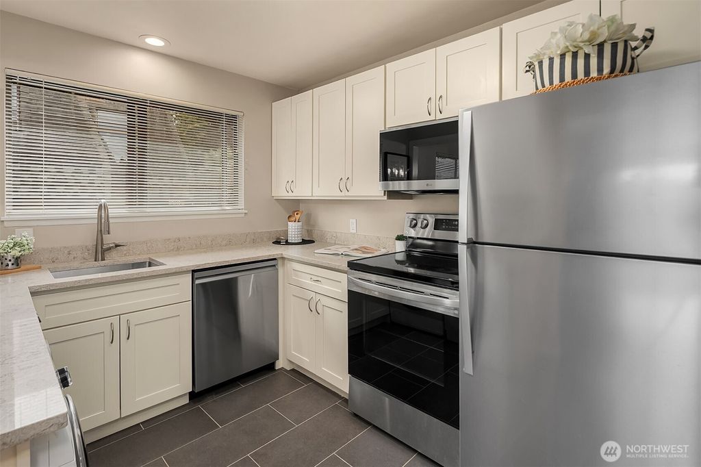 Photo of 5220 21st Avenue NE #1, Seattle, WA 98105 (MLS # 2440684)