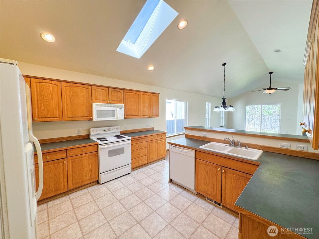 Photo of 21621 65th Avenue Ct E, Spanaway, WA 98387 (MLS # 2505720)