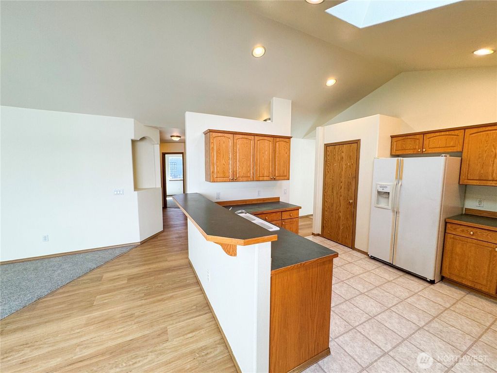 Photo of 21621 65th Avenue Ct E, Spanaway, WA 98387 (MLS # 2505720)