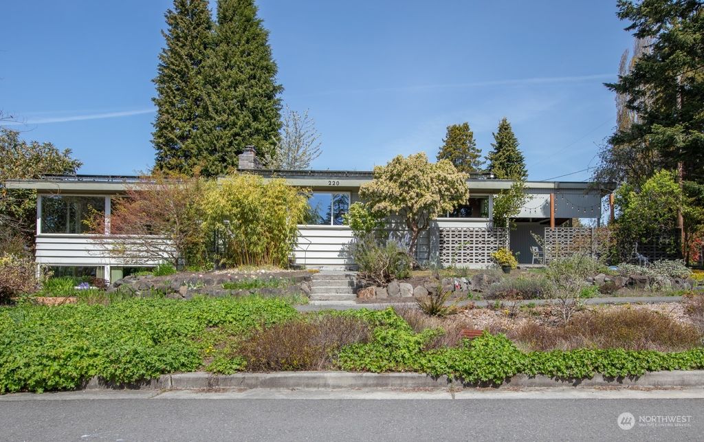 Photo of 220 NW 122nd Street, Seattle, WA 98177 (MLS # 2059898)