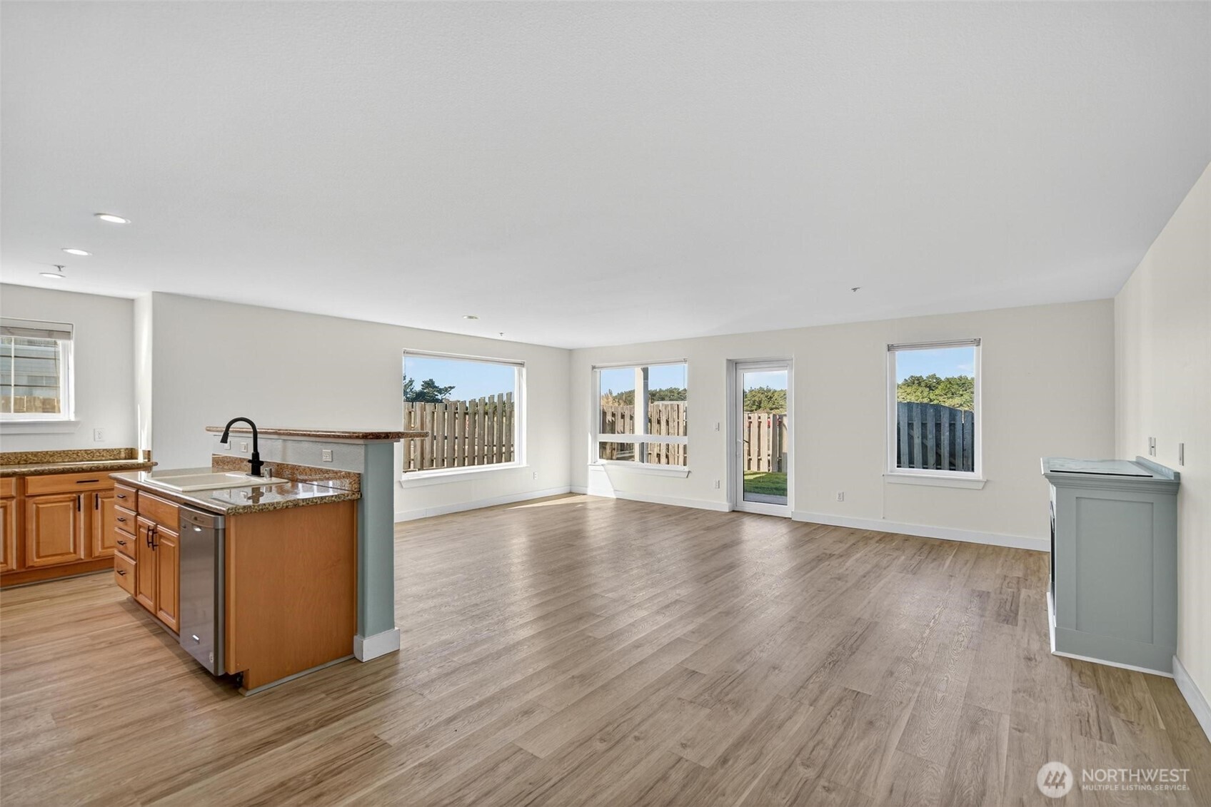 1600 W Ocean Avenue 1211