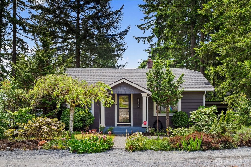 Photo of 2231 NE 169th Street, Shoreline, WA 98155 (MLS # 2382629)