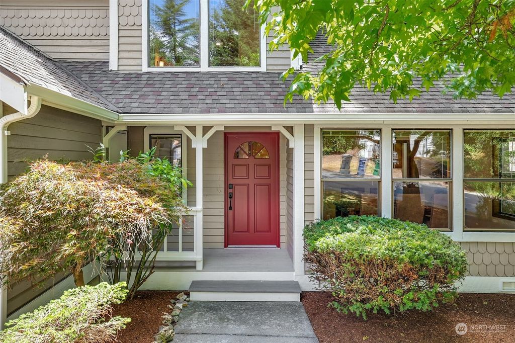 Photo of 16029 NE 95th Court, Redmond, WA 98052 (MLS # 2142538)
