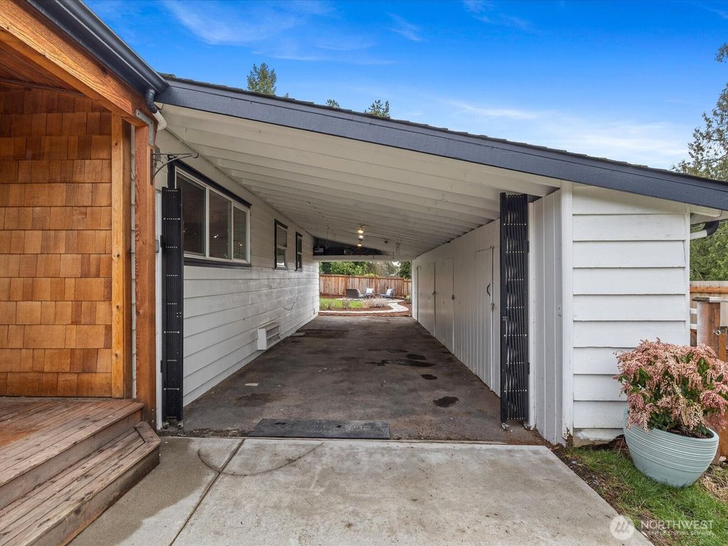 Photo of 18604 105th Avenue NE, Bothell, WA 98011 (MLS # 2488393)