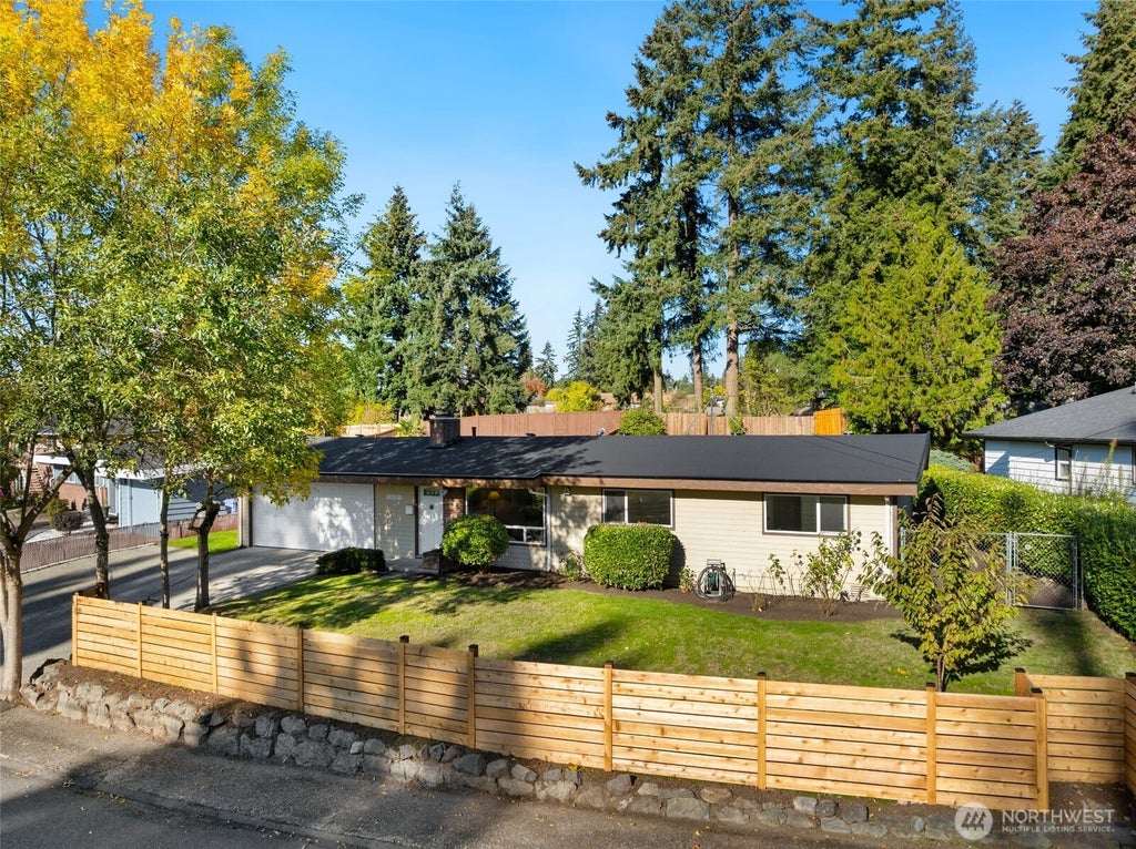 Photo of 3008 NE 5th Place, Renton, WA 98056 (MLS # 2585904)