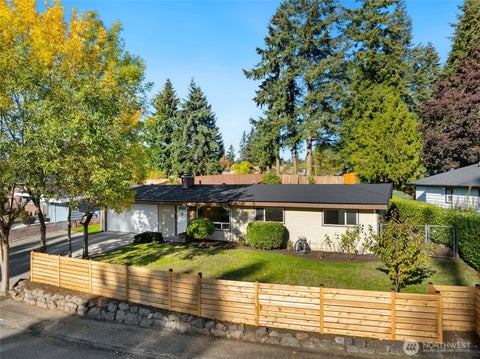 Photo of 3008 NE 5th Place, Renton, WA 98056 (MLS # 2585904)