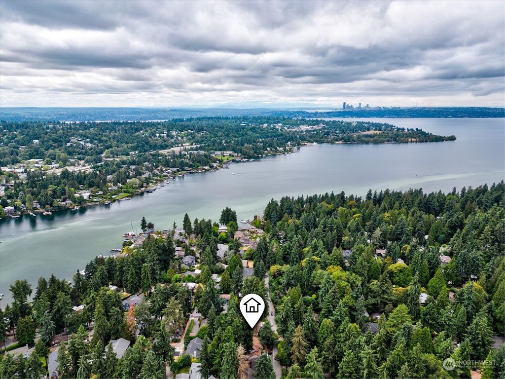 Photo of 10621 SE 30th Street, Bellevue, WA 98004 (MLS # 2173407)