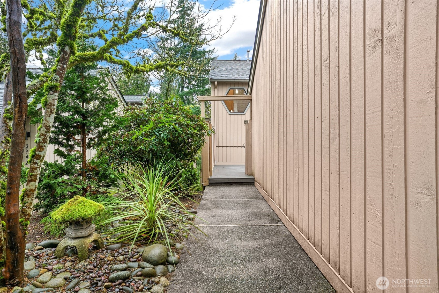 2940 Kennewick Place NE